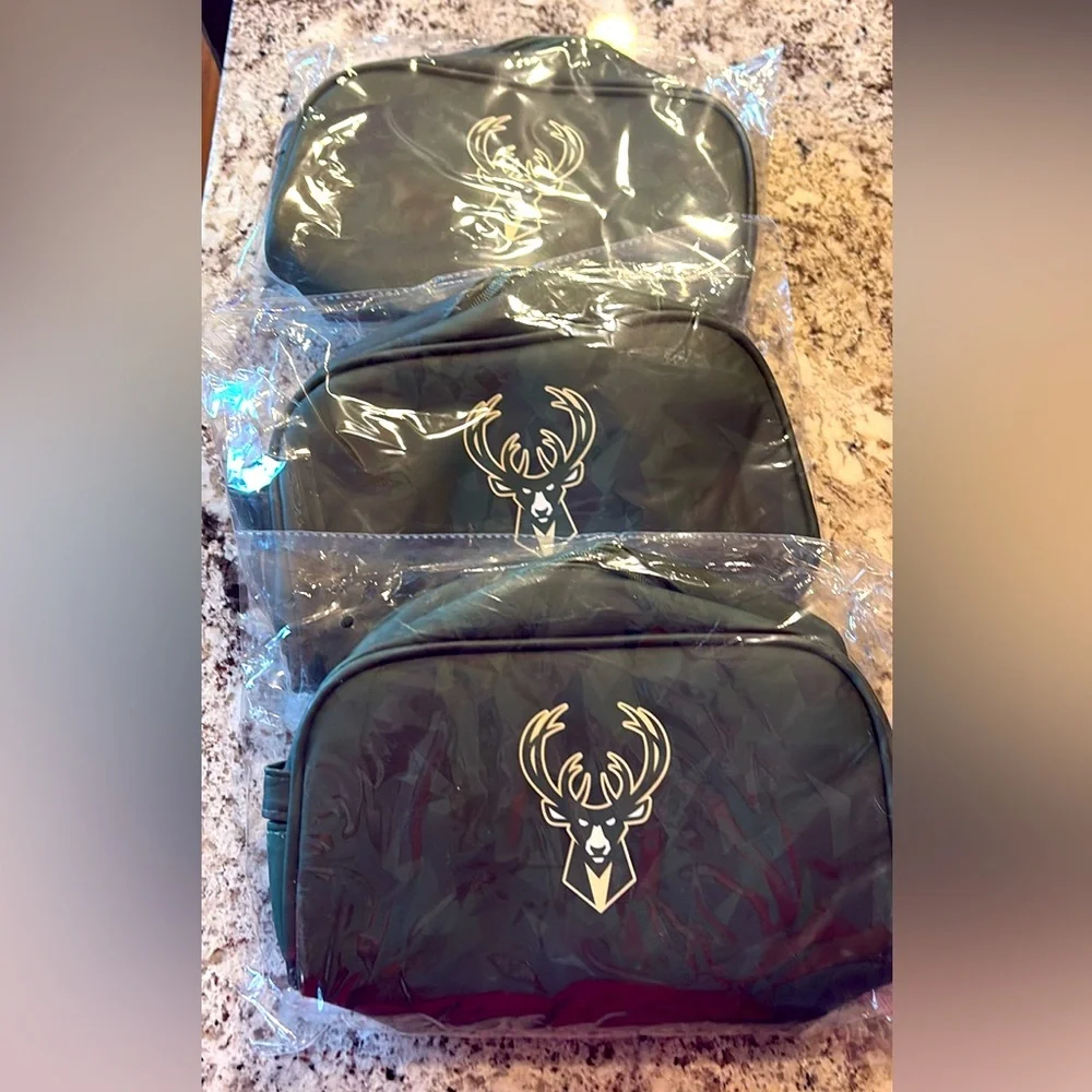 Milwaukee Bucks make up bag or travel bag